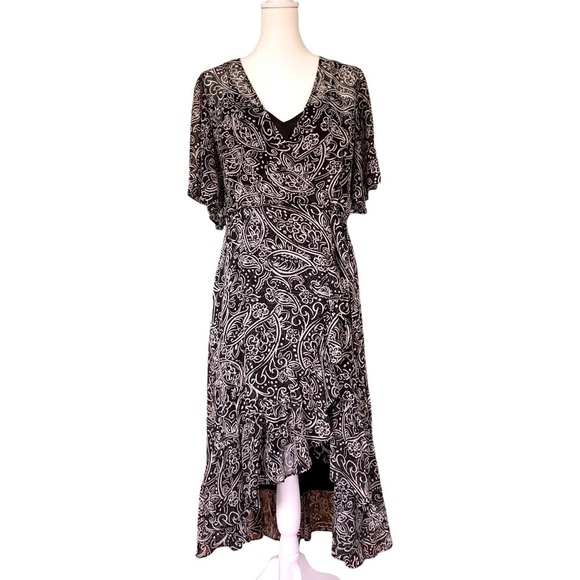 Calvin Klein Dresses & Skirts - Calvin Klein Dress V-Neck Faux Wrap Black/White Floral Chiffon Midi (Size 10)